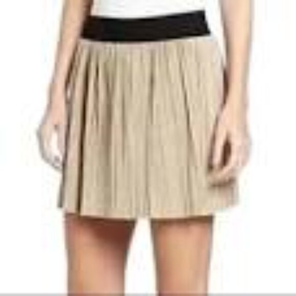 BCBG Suede miniskirt - Picture 2 of 3